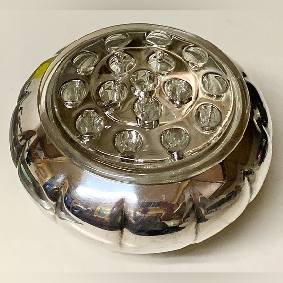 Vintage Primrose E P Copper Silver Plated Rose Bowl with Removable Holed Cover - Picture 2 of 16
